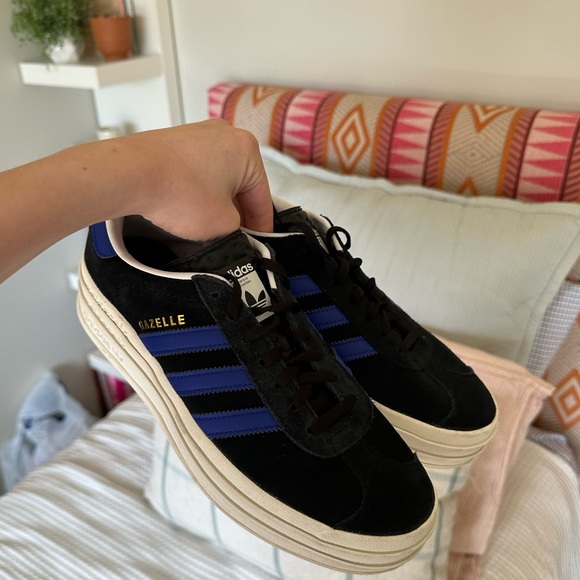 Adidas Gazelle womans shoe - Picture 1 of 7